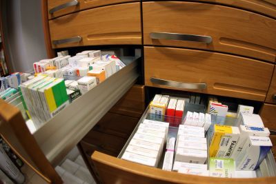 Καμπανάκι κινδύνου για την αδιέξοδη φαρμακευτική πολιτική του υπουργείου Υγείας