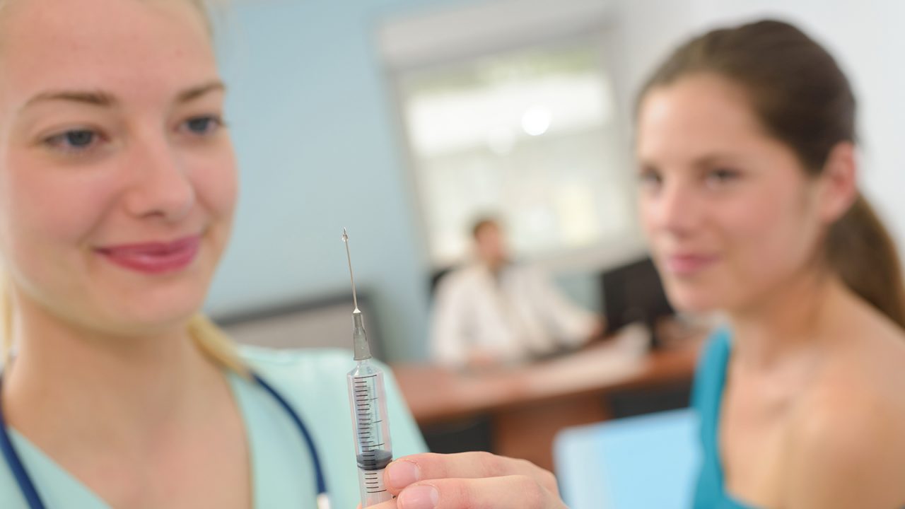 Καρκίνος τραχήλου μήτρας: Πόσες δόσεις του εμβολίου HPV σας προστατεύουν;  