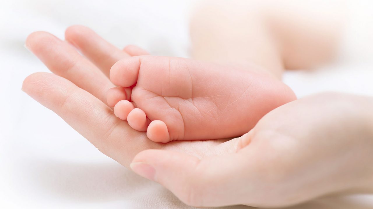 Εξετάσεις υπογονιμότητας και εξωσωματική γονιμοποίηση: Τι καλύπτει η ιδιωτική ασφάλιση