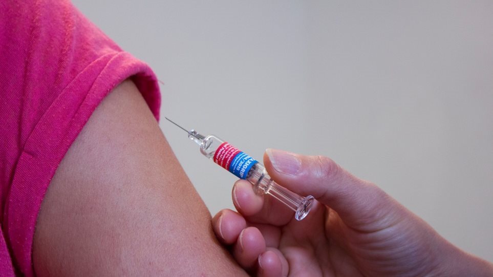 Πρόστιμο €2.500 για όσους δεν εμβολιάζουν τα παιδιά τους κατά της ιλαράς