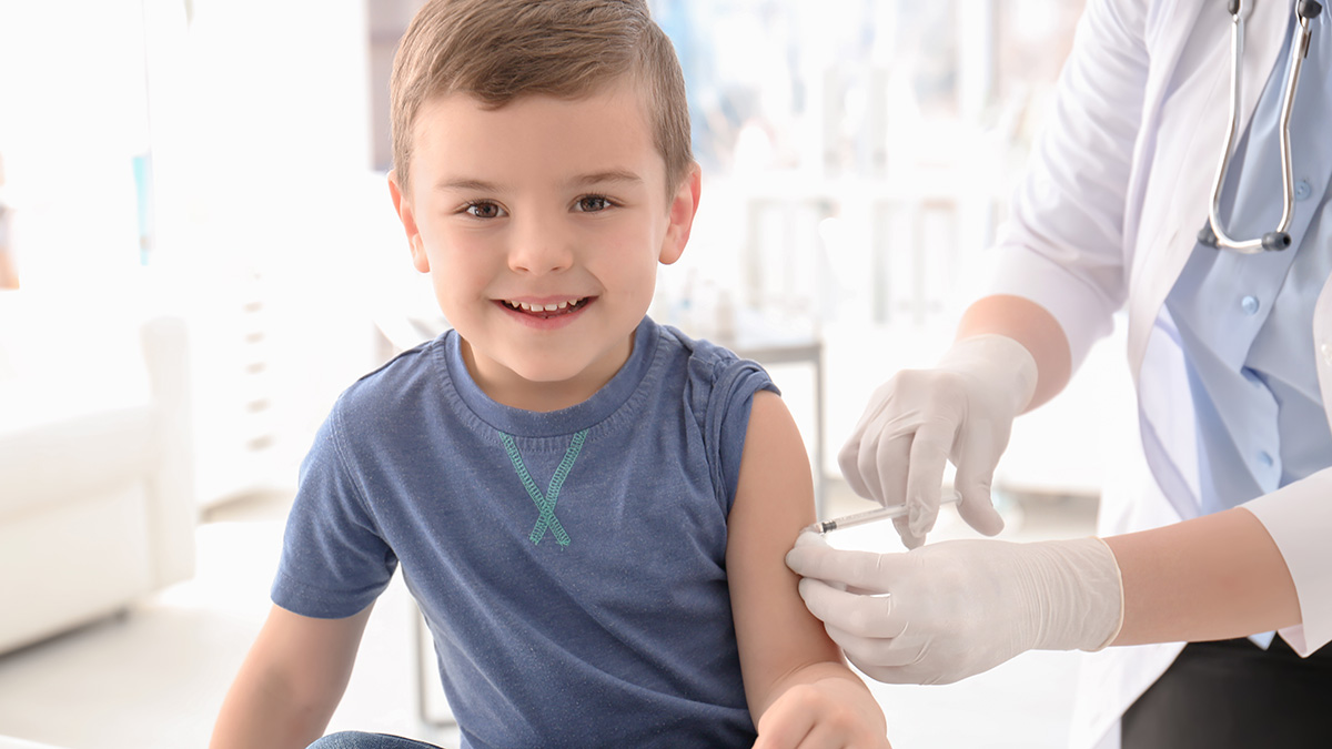 Το εμβόλιο που μειώνει κατά 54% τον κίνδυνο νοσηλείας του παιδιού
