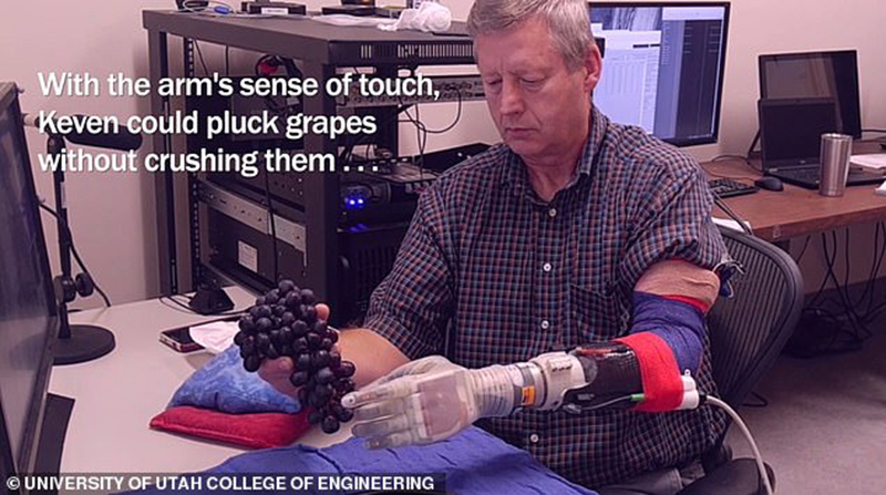 Ρομποτικό χέρι ξαναδίνει σε ασθενή την αίσθηση της αφής