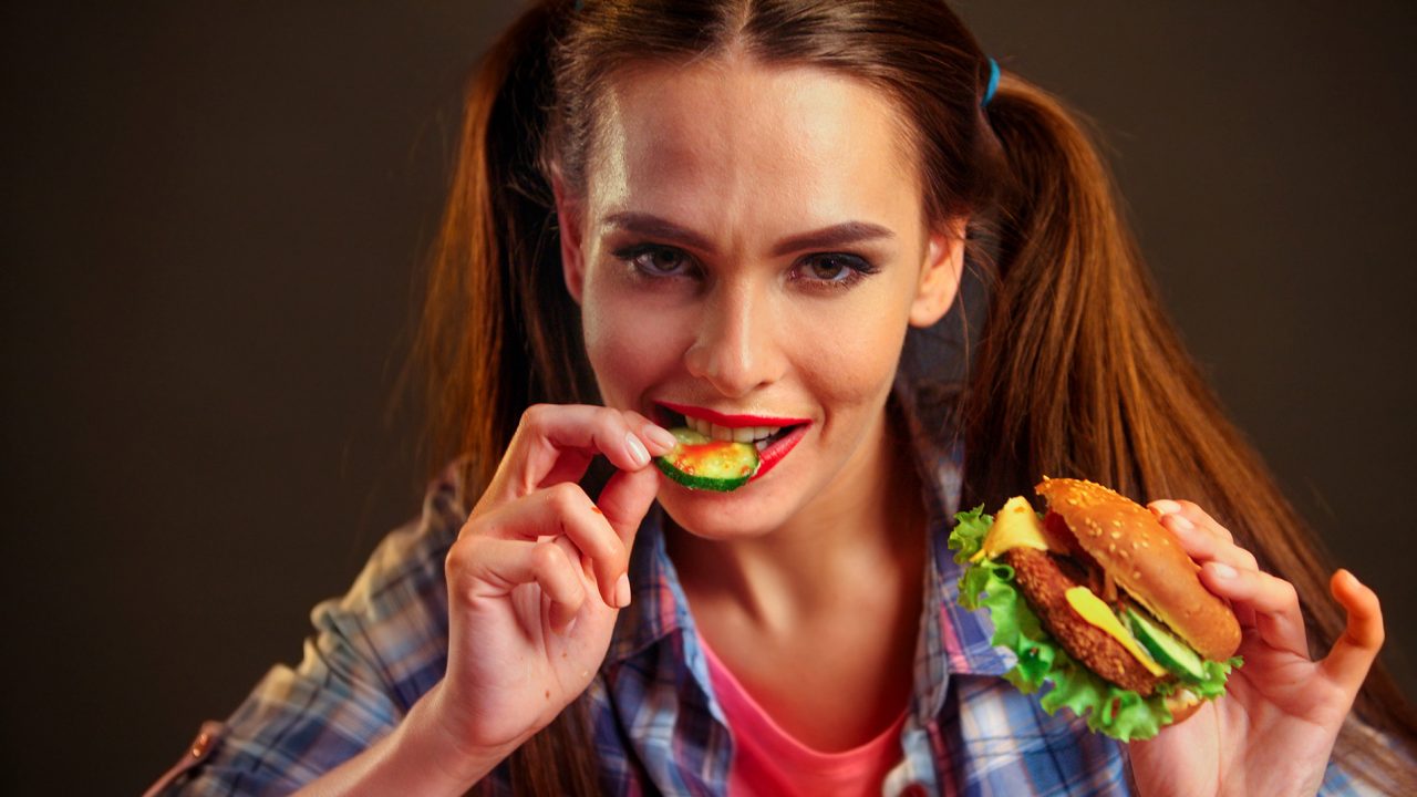 Το πρόχειρο φαγητό αυξάνει τον κίνδυνο της κατάθλιψης