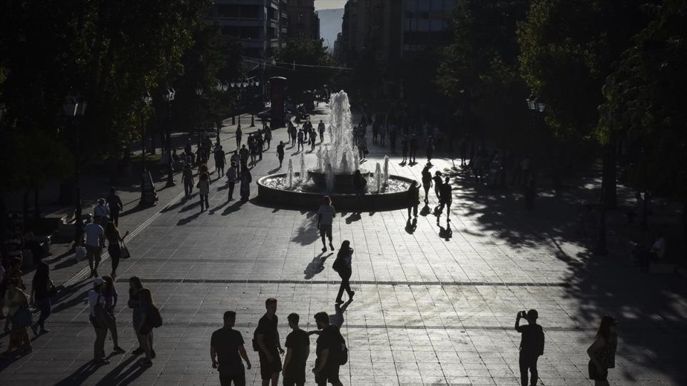ΟΟΣΑ: Οι Έλληνες ζουν περισσότερο από τους άλλους Ευρωπαίους