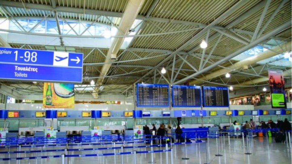 Κορωνοϊός: Τα ειδικά έντυπα για επιβάτες που θα επιστρέφουν αεροπορικώς στην Ελλάδα