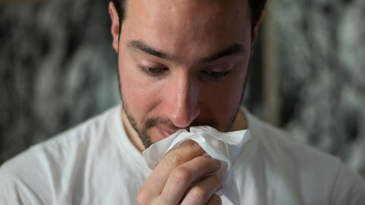 COVID-19 ή αλλεργία; Μάθετε πώς να τα ξεχωρίζετε
