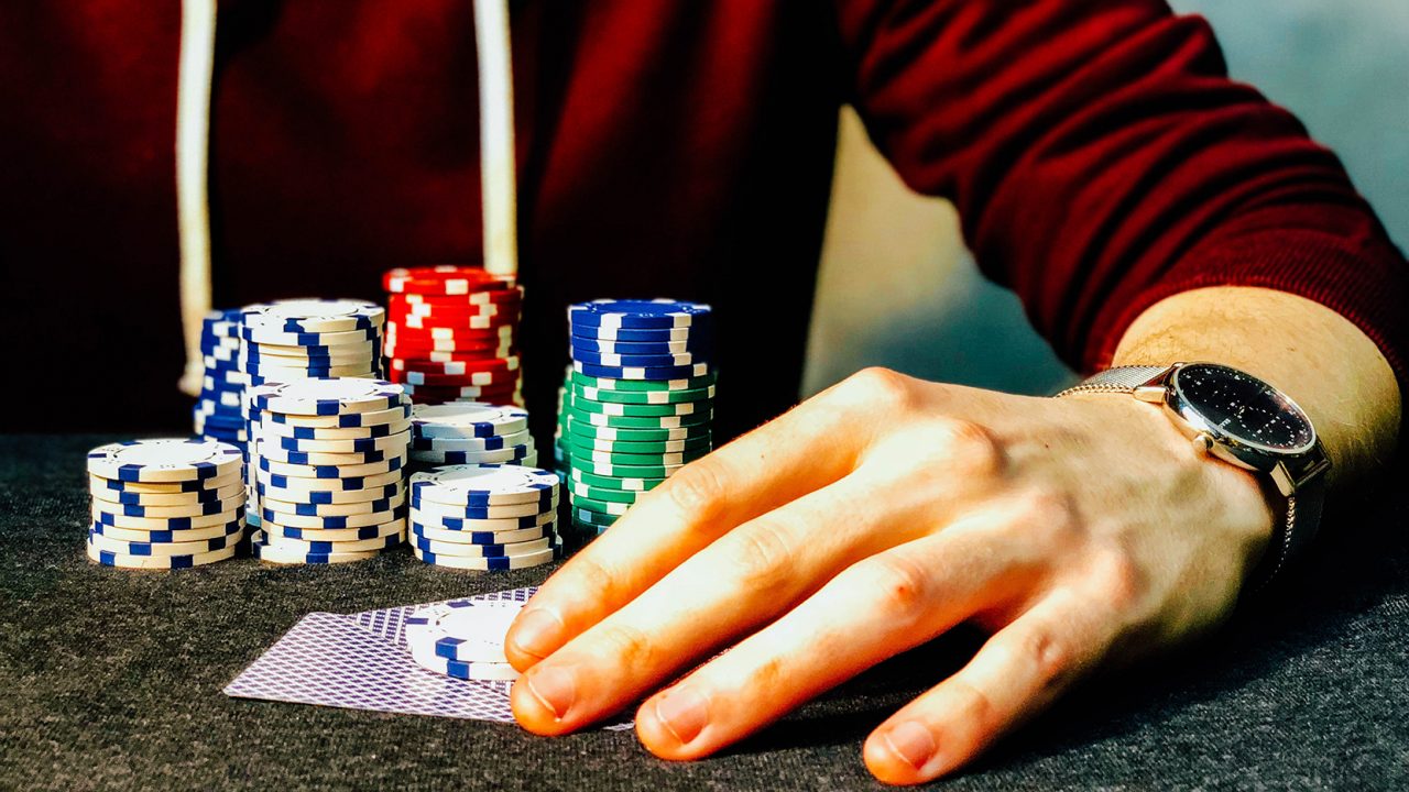 Εγκληματική συμπεριφορά και εθισμός στα τυχερά παιχνίδια: Δείτε τι τα συνδέει