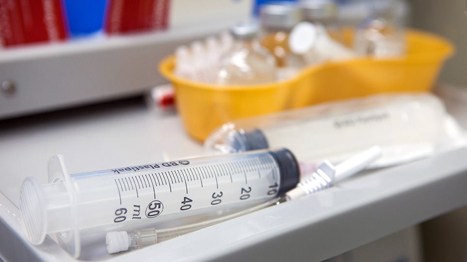 Κορωνοϊός: Η AstraZeneca αρχίζει τις δοκιμές θεραπείας αντισωμάτων