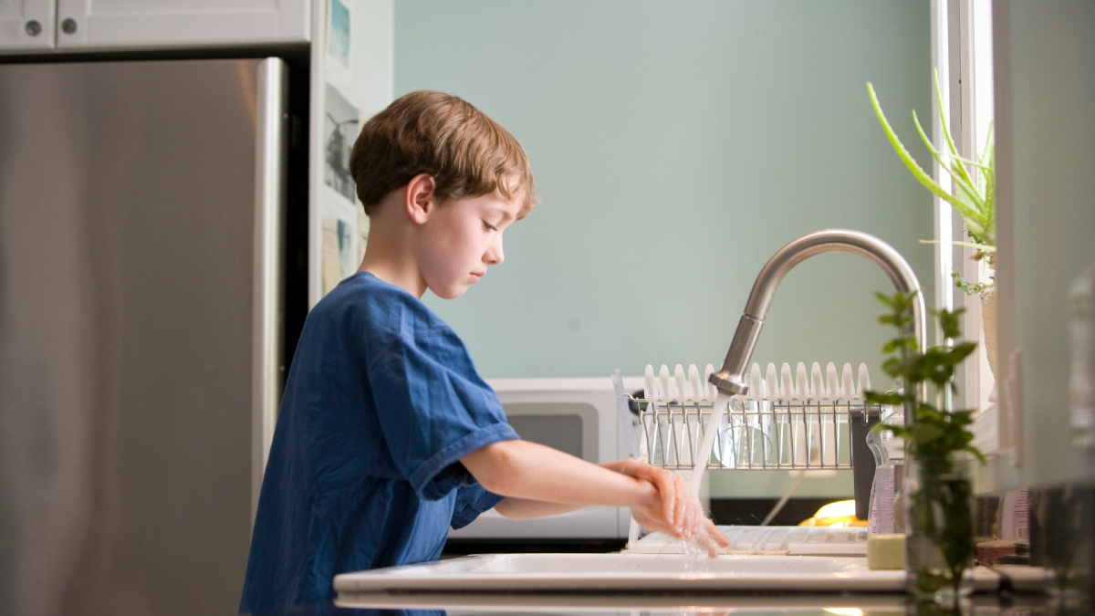 Πλύσιμο χεριών: Μάθετε το παιδί να το κάνει σωστά