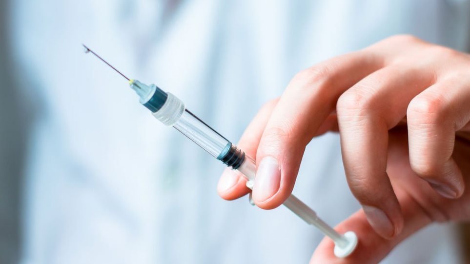 Κορωνοϊός – Έρευνα: Το αντιγριπικό εμβόλιο μπορεί να βοηθήσει την άμυνα του οργανισμού