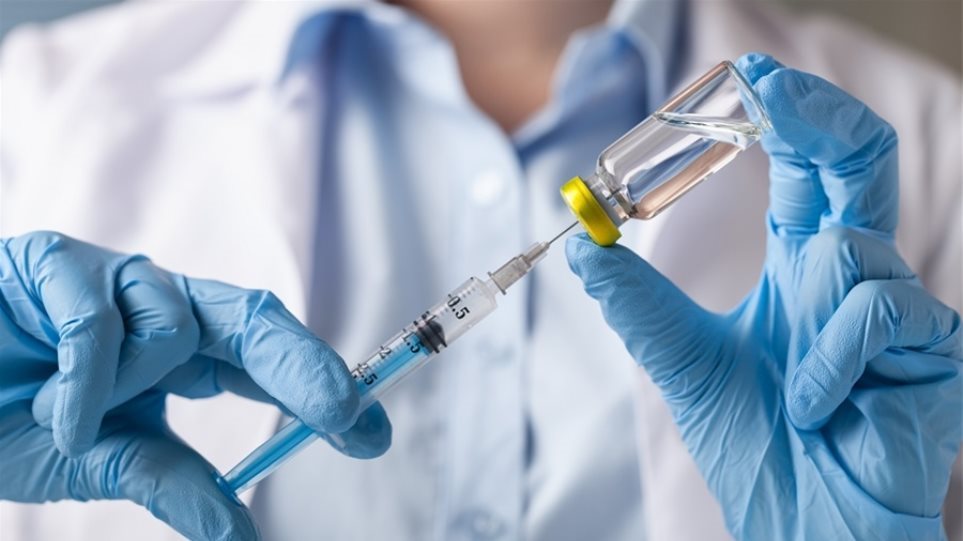 Κορωνοϊός: Η Βρετανία πιστεύει ότι μπορεί να έχει εμβόλιο πριν τα Χριστούγεννα
