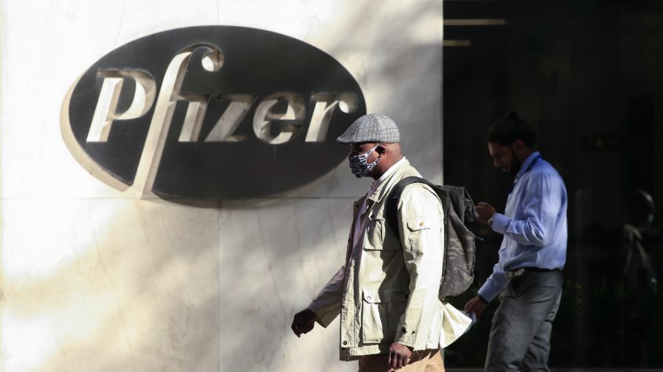 Στις αρχές του 2021 τα τα πρώτα εμβόλια της Pfizer, λέει ο Ισπανός υπουργός Υγείας