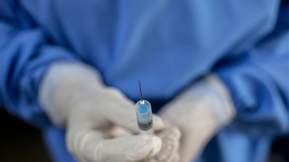 Κατάρ και Ντουμπάι ξεκινούν την εκστρατεία εμβολιασμού