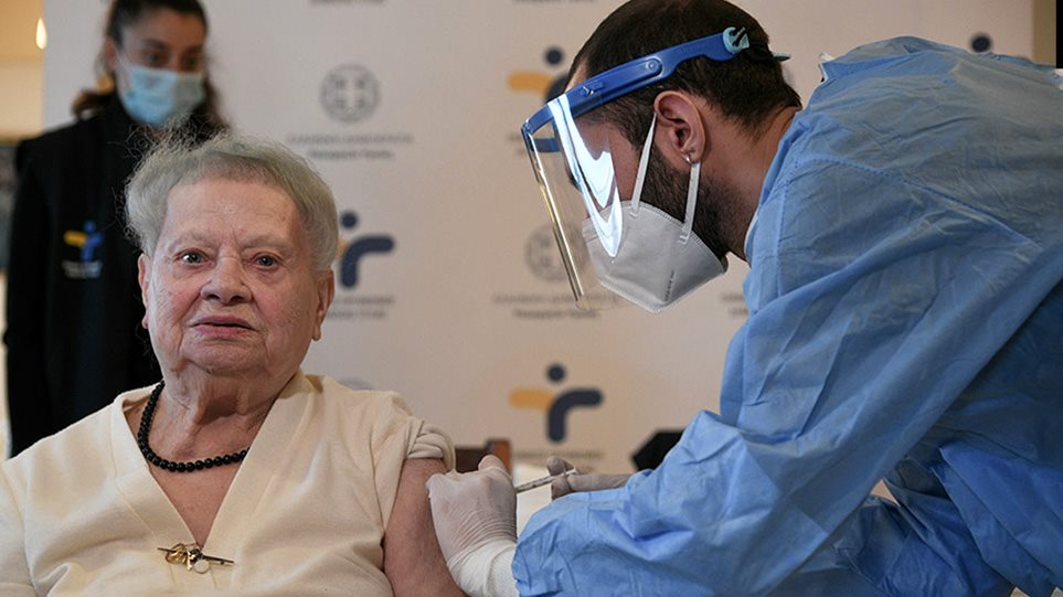 Ξεκινά ο εμβολιασμός για άτομα άνω των 85 ετών – Από Δευτέρα τα sms για ραντεβού