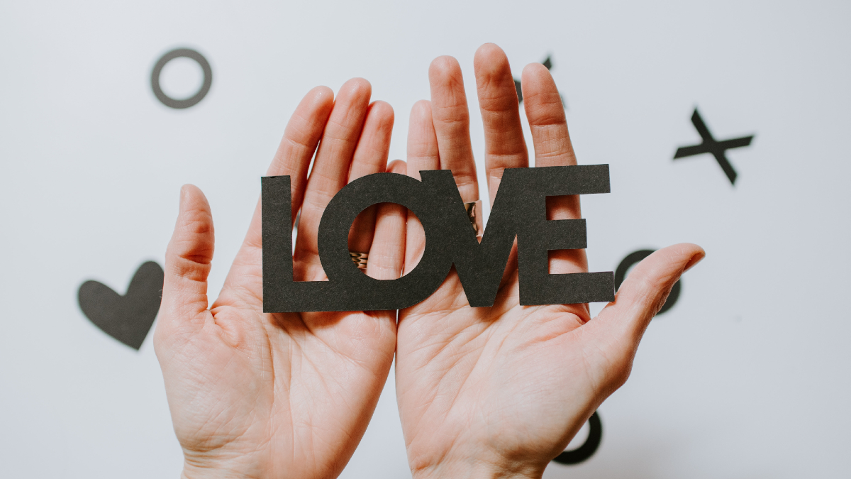 Σχέσεις: Γιατί δυσκολευόμαστε τόσο να εισπράξουμε την αγάπη των άλλων