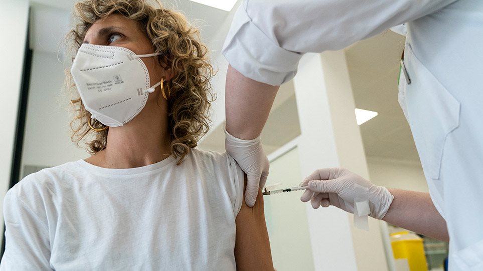 Κορωνοϊός – Εμβολιασμός: Πέντε πράγματα που πρέπει να γνωρίζουν οι ασθενείς με καρκίνο