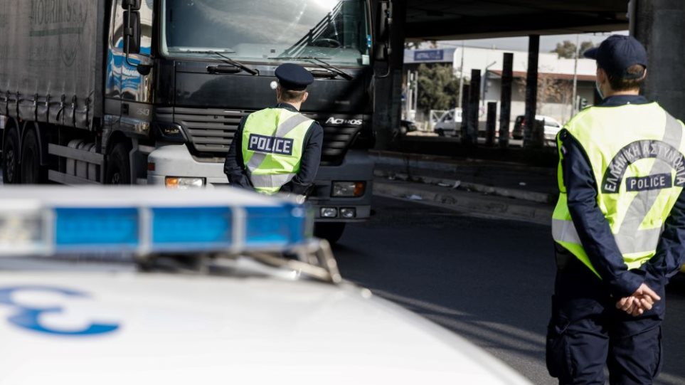 Μέτρα για τον κορωνοϊό: Πρόστιμα 413.900 ευρώ και οκτώ συλλήψεις χθες