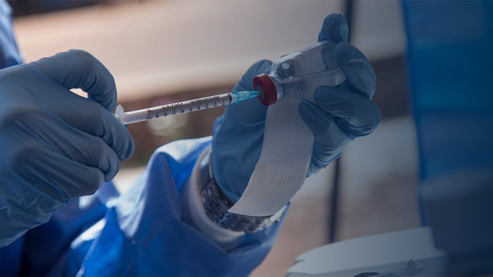 Ως χθες είχαν χορηγηθεί 165 εκατ. δόσεις εμβολίων για τον κορωνοϊό στις ΗΠΑ