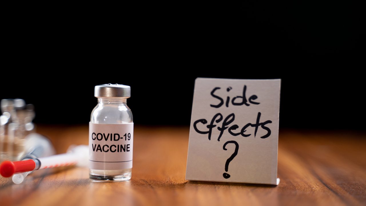 Κορωνοϊός – Εμβόλιο: Αυτές είναι οι συχνότερες παρενέργειες