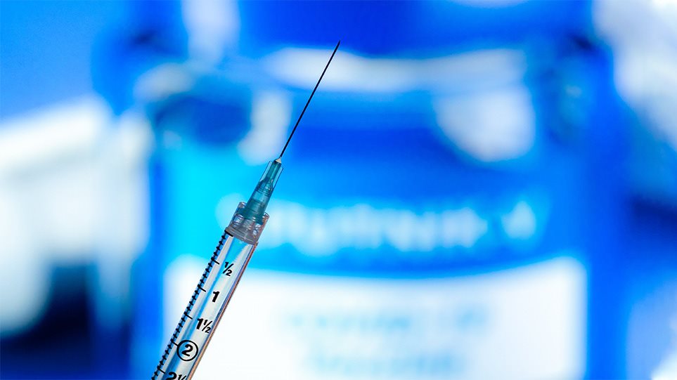 Κορωνοϊός: Οι υγειονομικοί που εμβολιάστηκαν πλήρως με Pfizer έχουν 18 φορές μικρότερες πιθανότητες να νοσήσουν