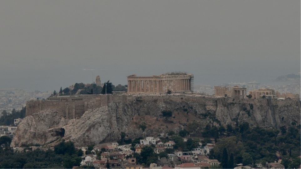 Φωτιά στο Σχίνο Κορινθίας: «Μείνετε μέσα» λένε οι ειδικοί για την Αθήνα – Αλλάζουν οι άνεμοι από το βράδυ