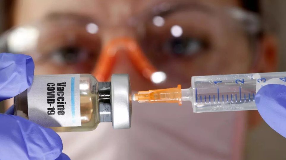 Κορωνοϊος – ΗΠΑ: Ξεπεράστηκε το φράγμα του 50% των ενηλίκων που έχουν εμβολιαστεί πλήρως