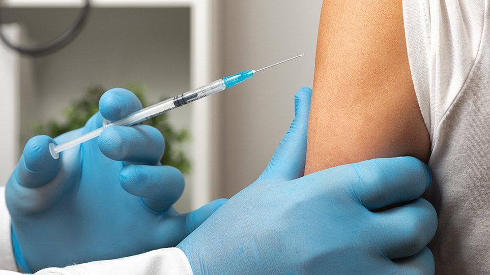Λευκός Οίκος: Εντός της ημέρας θα ξεπεραστεί το όριο του 50% των πλήρως εμβολιασμένων ενηλίκων