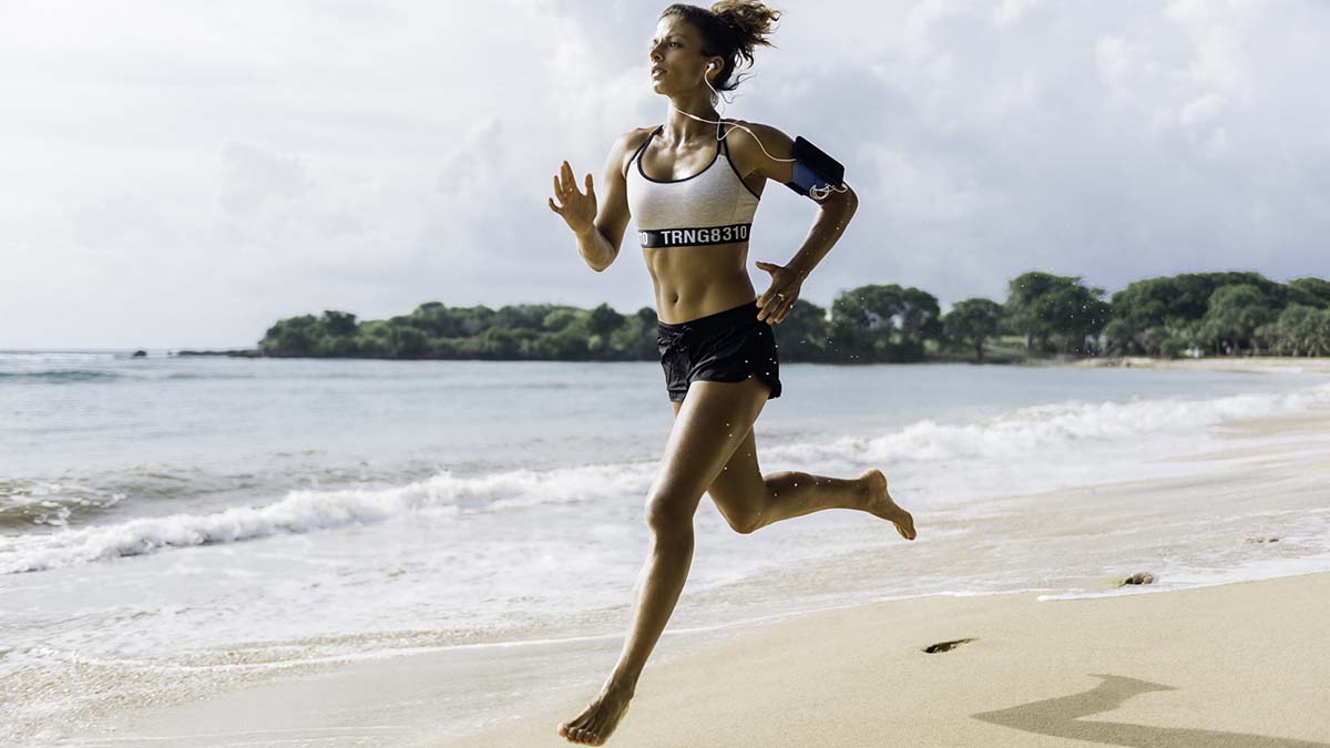 Aqua Sports: Έξι ασκήσεις που γίνονται στην παραλία για πολλές καύσεις