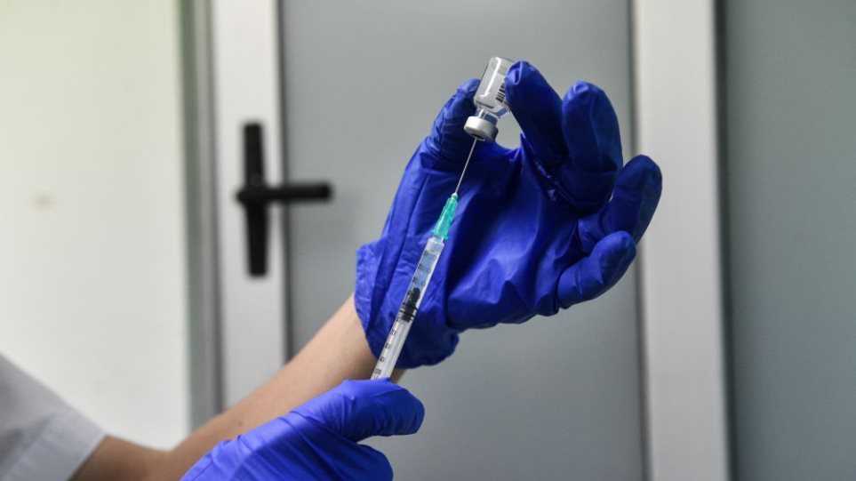 Υπουργείο Υγείας: «Παγώνουν» οι εμβολιασμοί στις πυρόπληκτες περιοχές