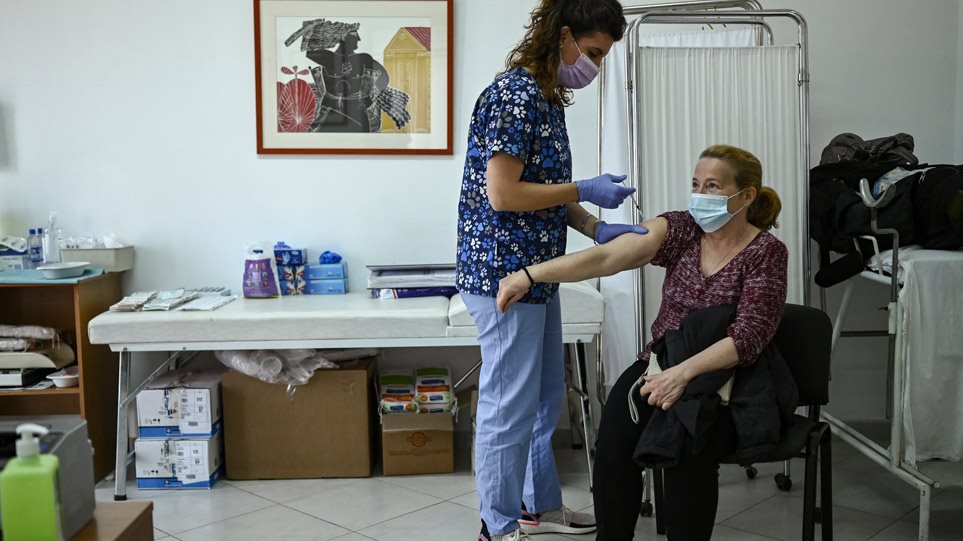 Επιχείρηση «Ελευθερία»: Ξεπέρασε το 20% πλήρως εμβολιασμένων η χώρα – Τα νησιά «δείχνουν» τον δρόμο