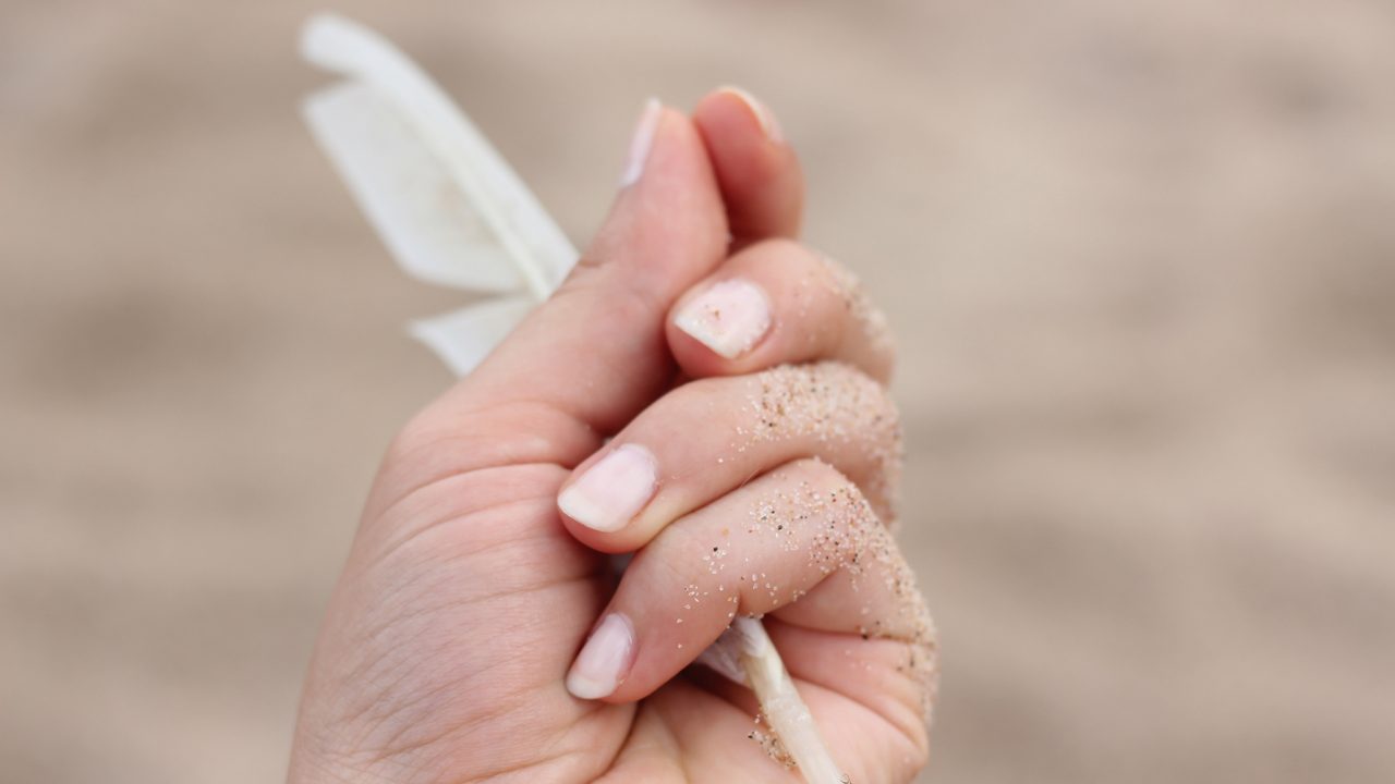 Τα σημάδια στα νύχια που μαρτυρούν ότι έχετε περάσει κορωνοϊό