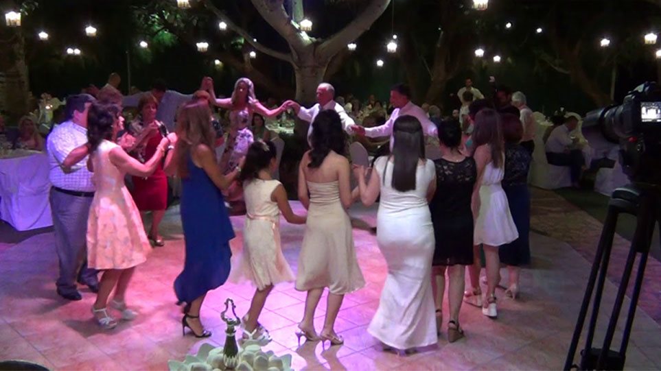 Χαλάρωση μέτρων: Γάμοι με 300 άτομα και μουσική αλλά χωρίς χορό – Διευκρινίσεις Παπαθανάση