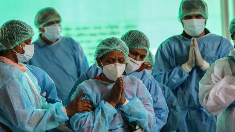 Κορωνοϊός – Ινδία: «Σαρώνει» η «Omicron» με 268.833 νέα κρούσματα σε 24 ώρες