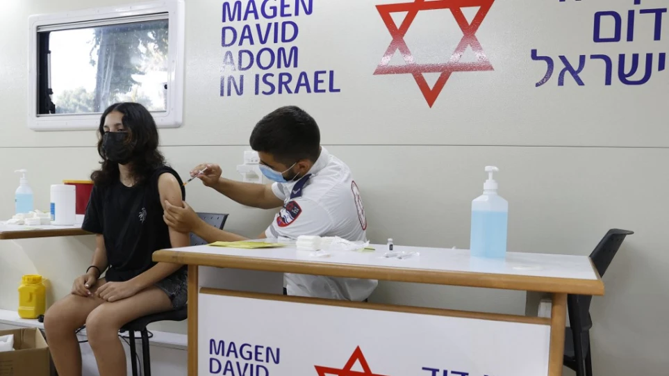 Μόσιαλος: Τι ισχύει για τους εμβολιασμούς στο Ισραήλ – Οι λανθασμένες εντυπώσεις και η αλήθεια