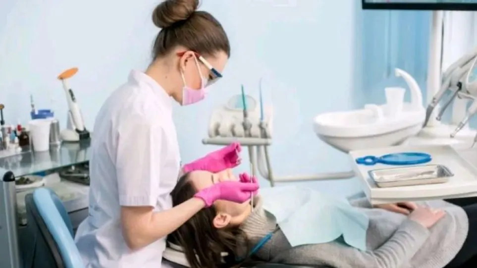 Προαιρετικά και όχι υποχρεωτικά rapid test ζητούν οι οδοντίατροι