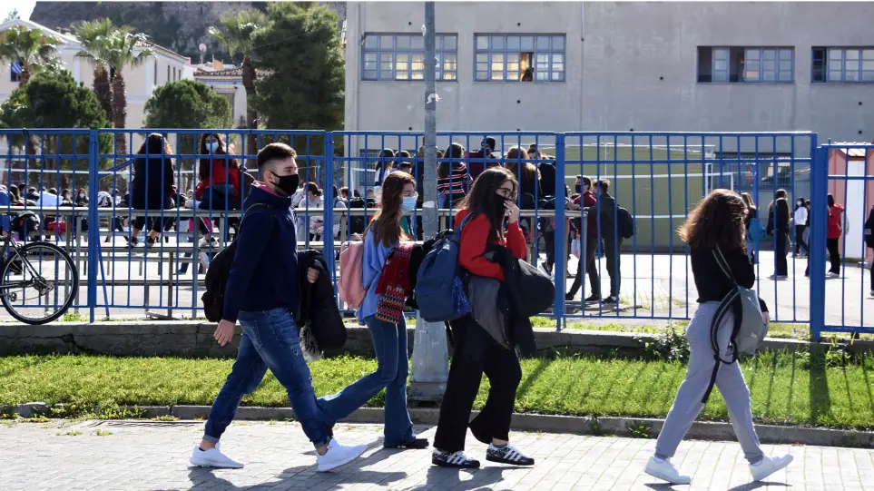 Συναγερμός στη Φθιώτιδα: Συνεχής αύξηση κρουσμάτων κορωνοϊού σε σχολεία της Λαμίας