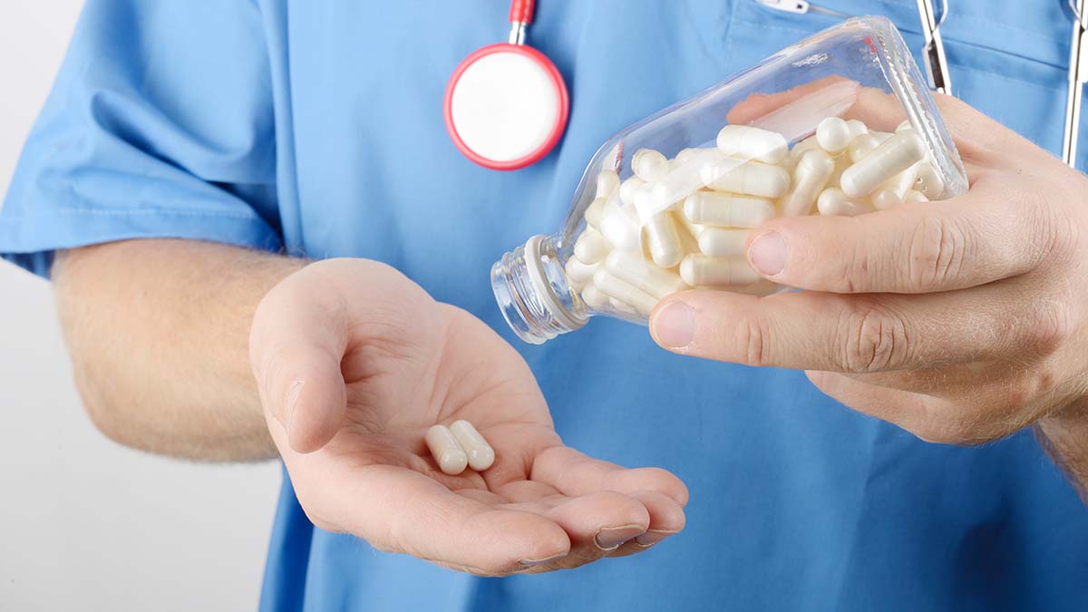 Το πασίγνωστο χάπι που μειώνει τον κίνδυνο θανάτου από κορωνοϊό