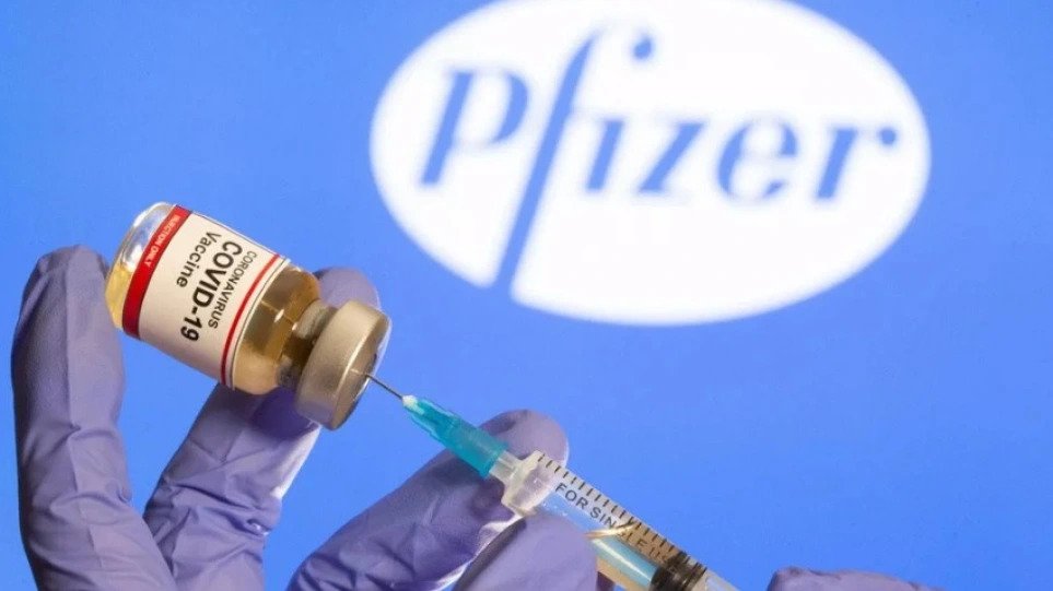 Οι δύο δόσεις Pfizer μπορεί να προστατεύουν λιγότερο από την Όμικρον σε σχέση με άλλα στελέχη