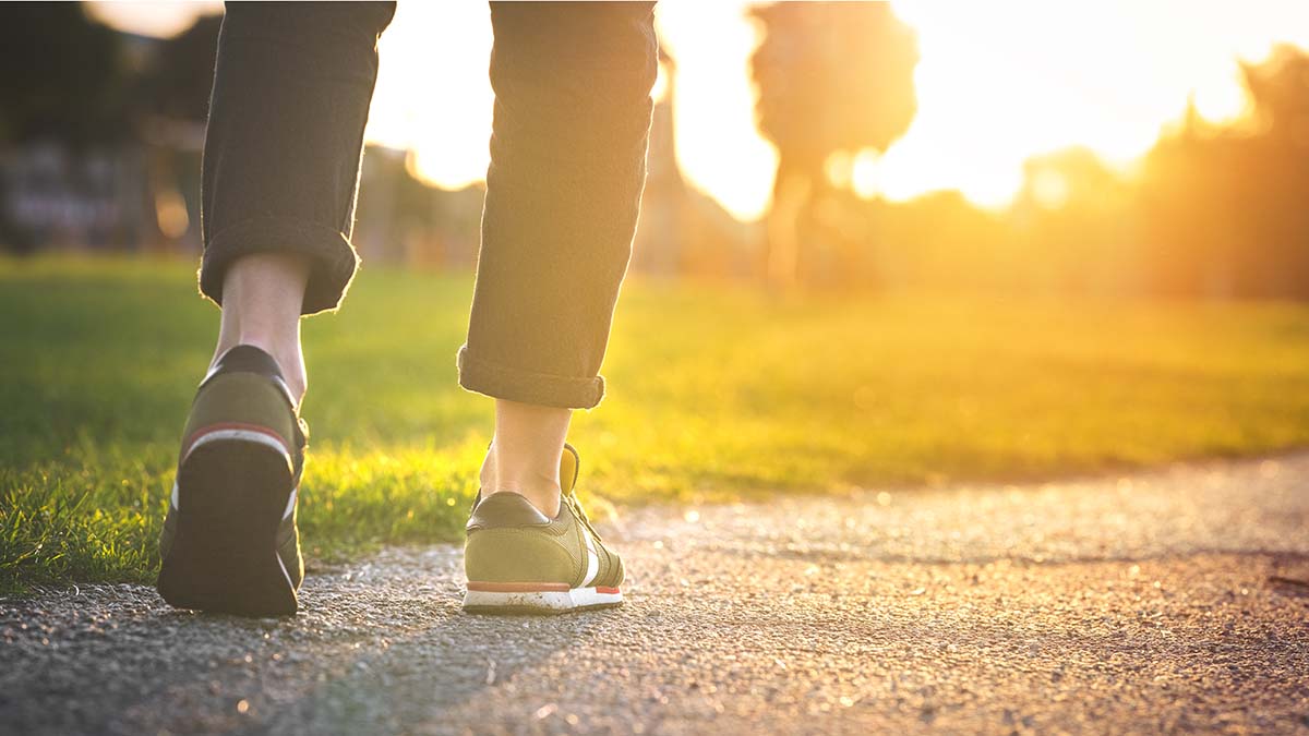 Οστεοαρθρίτιδα: Διπλάσιος ο κίνδυνος για όσους περπατούν έτσι