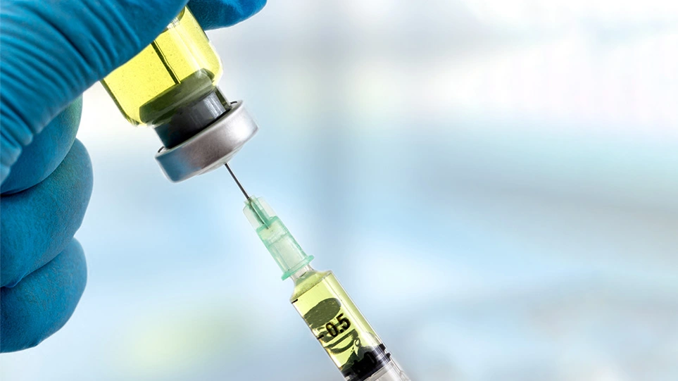 Σχεδιάζουν εμβόλιο κατά του κορωνοϊού για εφ’ όρου ζωής έως το 2024