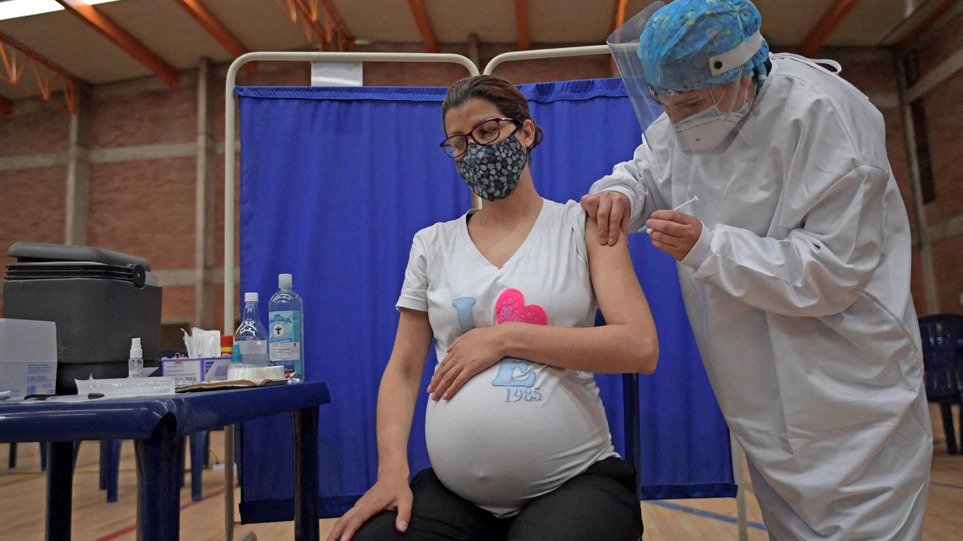 «Ασφαλή τα εμβόλια στη διάρκεια της εγκυμοσύνης, δεν σχετίζονται με πρόωρο τοκετό» αναφέρει μελέτη του CDC