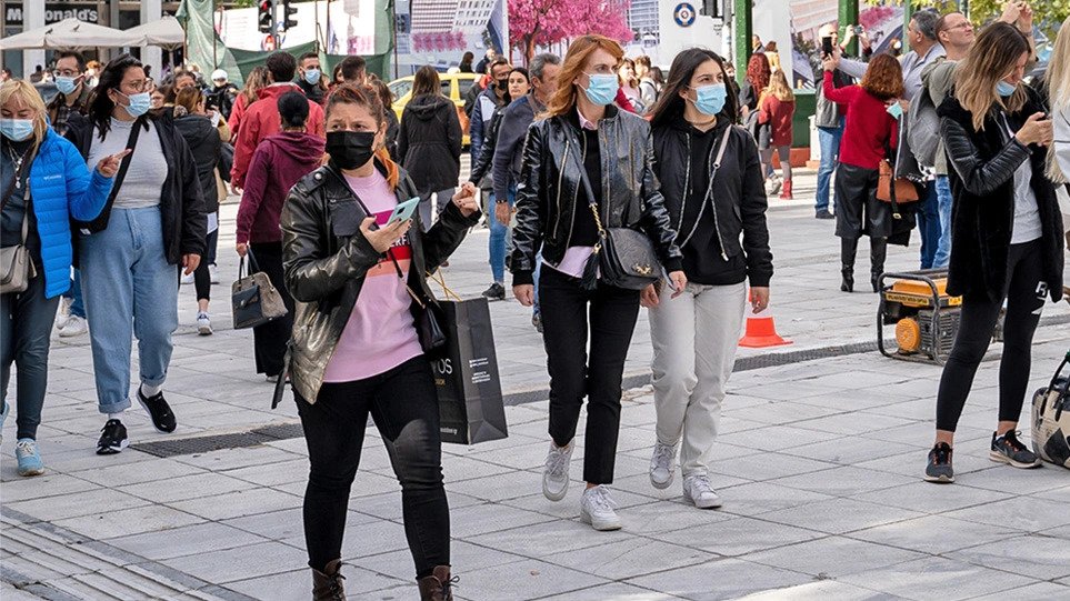 «Με μάσκες και εμβόλια θα κάνουμε την Covid ένα απλό κρύωμα» λέει ο Έλληνας καθηγητής του Johns Hopkins