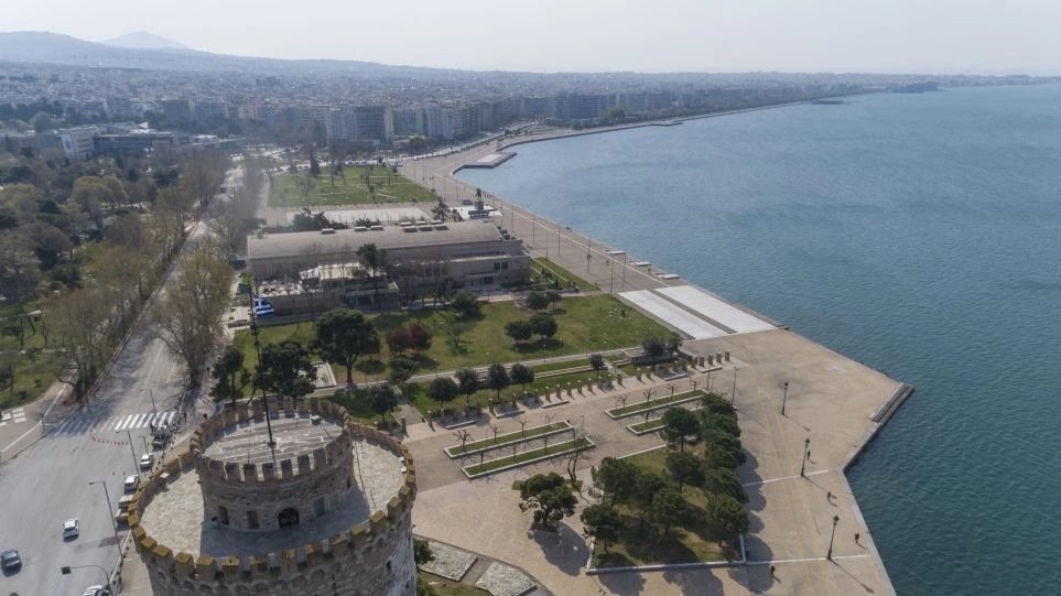 Σταθερά υψηλό το ιικό φορτίο στα λύματα της Θεσσαλονίκης – Εκτιμάται ότι υπάρχουν 42.000 φορείς κορωνοϊού
