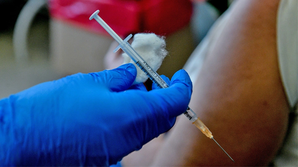 Κορωνοϊός: Πότε ολοκληρώνεται η εμβολιαστική επιχείρηση