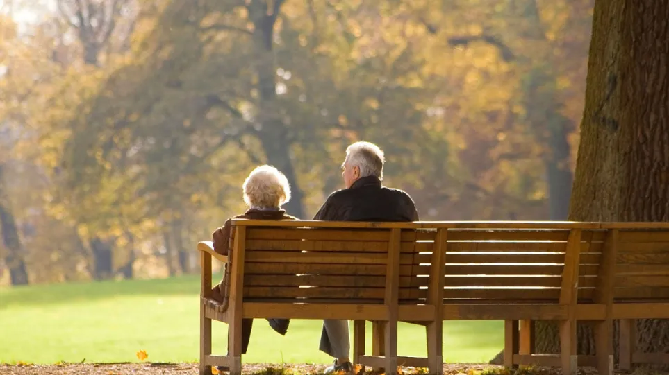 Έρευνα: Αυξημένος ο κίνδυνος θανατηφόρου εμφράγματος για τους ηλικιωμένους που ζορίζονται οικονομικά