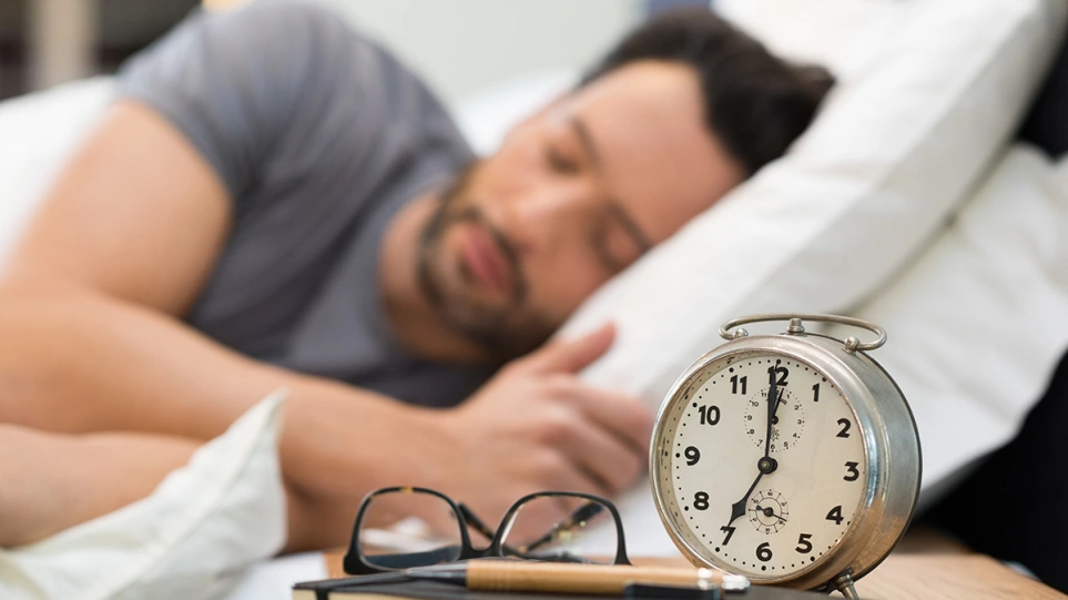 Έρευνα: H στέρηση ύπνου αυξάνει το σωματικό βάρος και οδηγεί σε παχυσαρκία