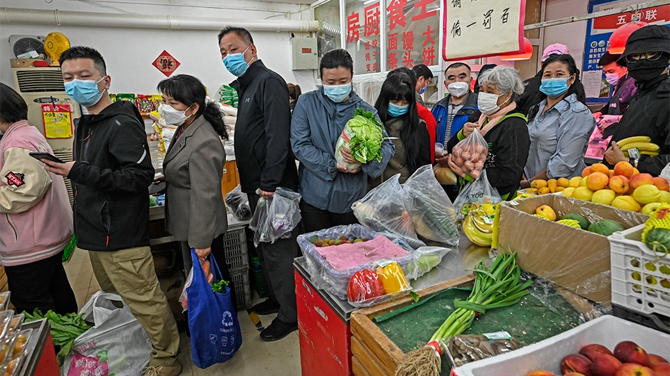 Κορωνοϊός: Πανικός στο Πεκίνο μετά τις φήμες για lockdown – Στα σούπερ μάρκετ σπεύδουν οι κάτοικοι