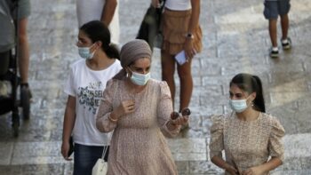 Κορωνοϊός – Ισραήλ: Ξεκίνησε το 6ο πανδημικό κύμα – Σε σοβαρή κατάσταση πολλοί ασθενείς, αυξάνονται οι θάνατοι