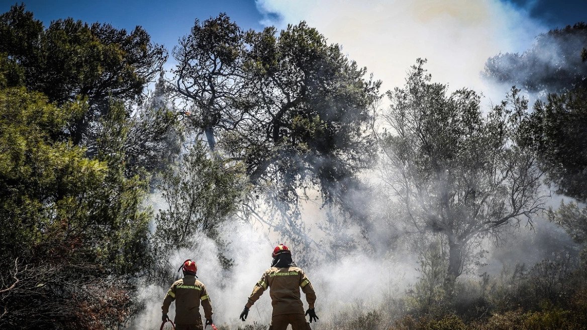 Φωτιά στην Πεντέλη: Ο ΙΣΑ αποστέλλει ιατρική βοήθεια και ασθενοφόρα στις πυρόπληκτες περιοχές