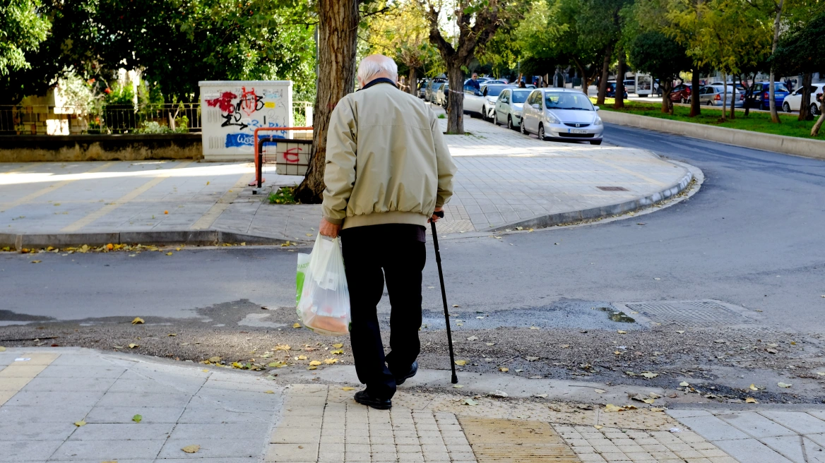 Kορωνοϊός: Αυξημένος ο κίνδυνος Αλτσχάιμερ για ηλικιωμένους που νόσησαν με Covid-19